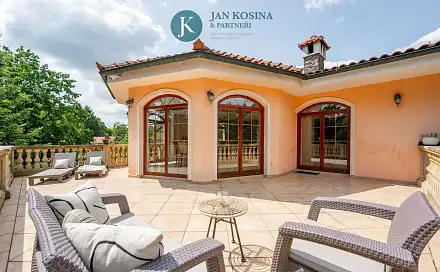 Prodej domu 236 m² s pozemkem 921 m², Hrusice, okres Praha-východ