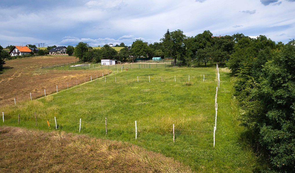 Prodej stavebního pozemku 1 999 m², Zbyslavice – náhled fotky 3