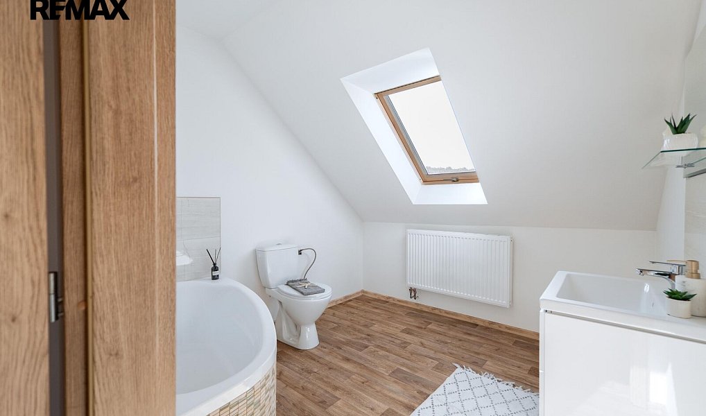 Prodej domu 200 m² s pozemkem 435 m², Kladno – náhled fotky 12