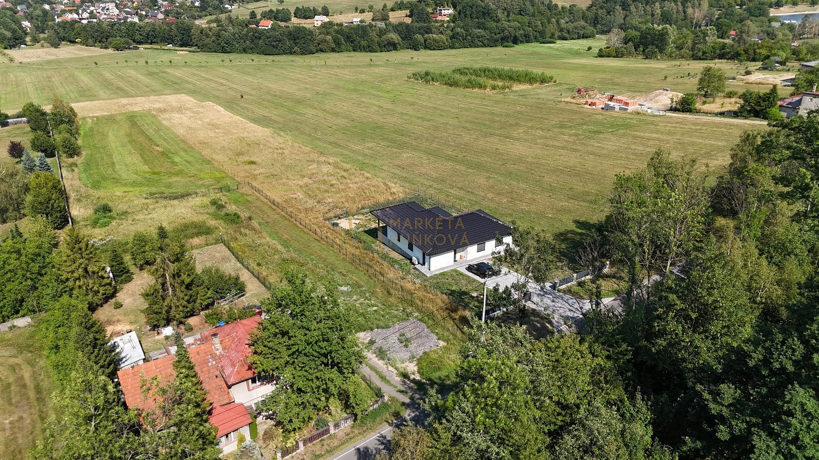 Prodej stavebního pozemku 2 000 m²