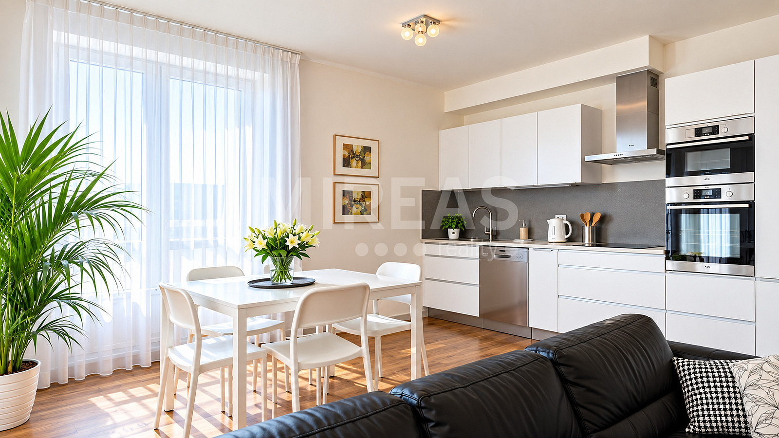 Pronájem bytu 3+kk 84 m² – fotografie 2