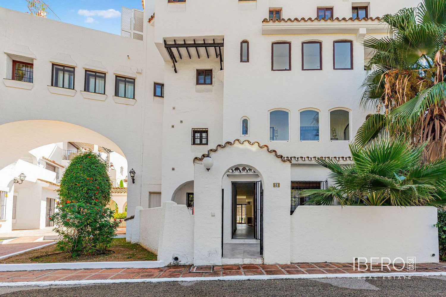 Piso 5+kk – Marbella, Nueva Andalucía - Vista 2