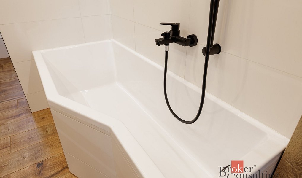 Prodej domu 286 m² s pozemkem 868 m², Žatec – náhled fotky 24