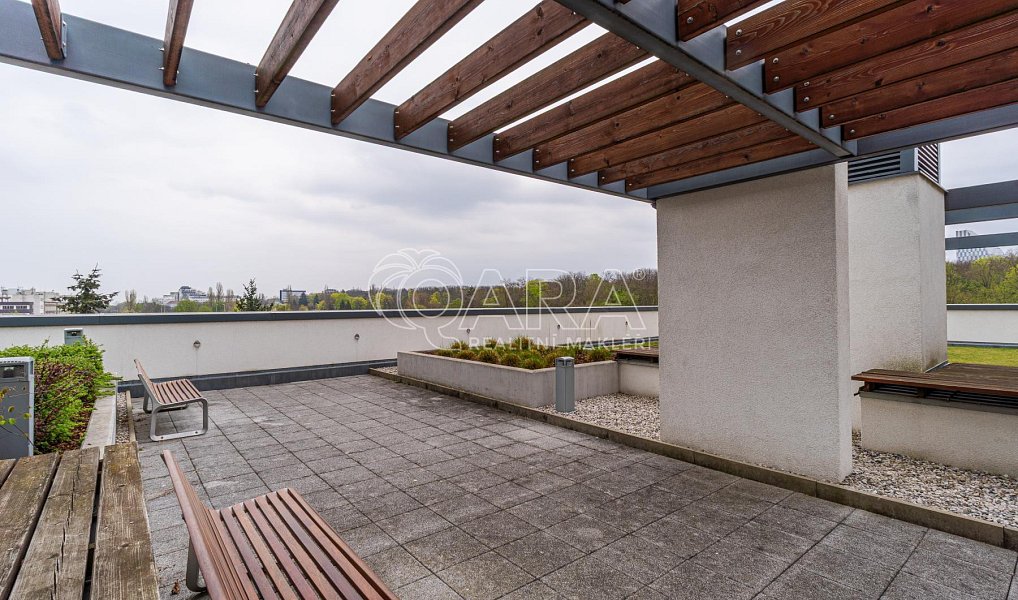 Pronájem bytu 1+kk 37 m², Praha – náhled fotky 12