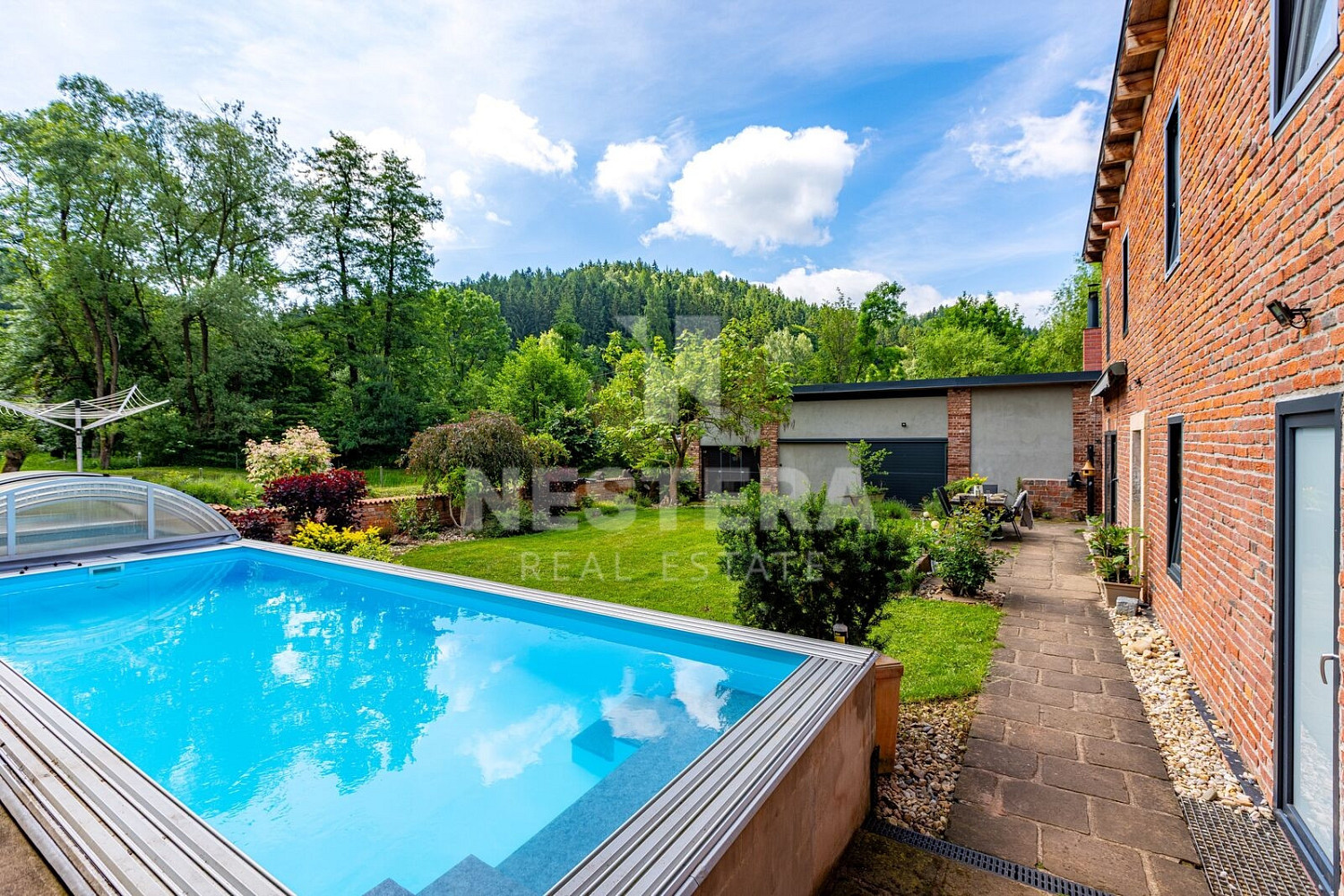 Prodej domu 341 m² s pozemkem 798 m² – fotografie 2