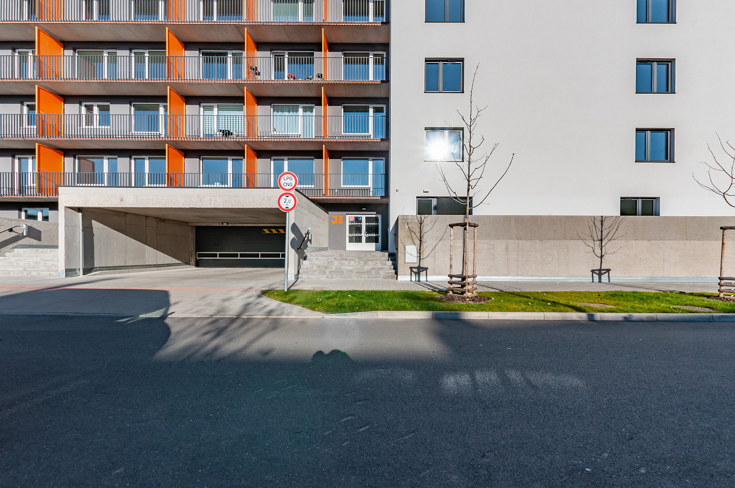 Pronájem garážového stání na kolbenova — photo 3