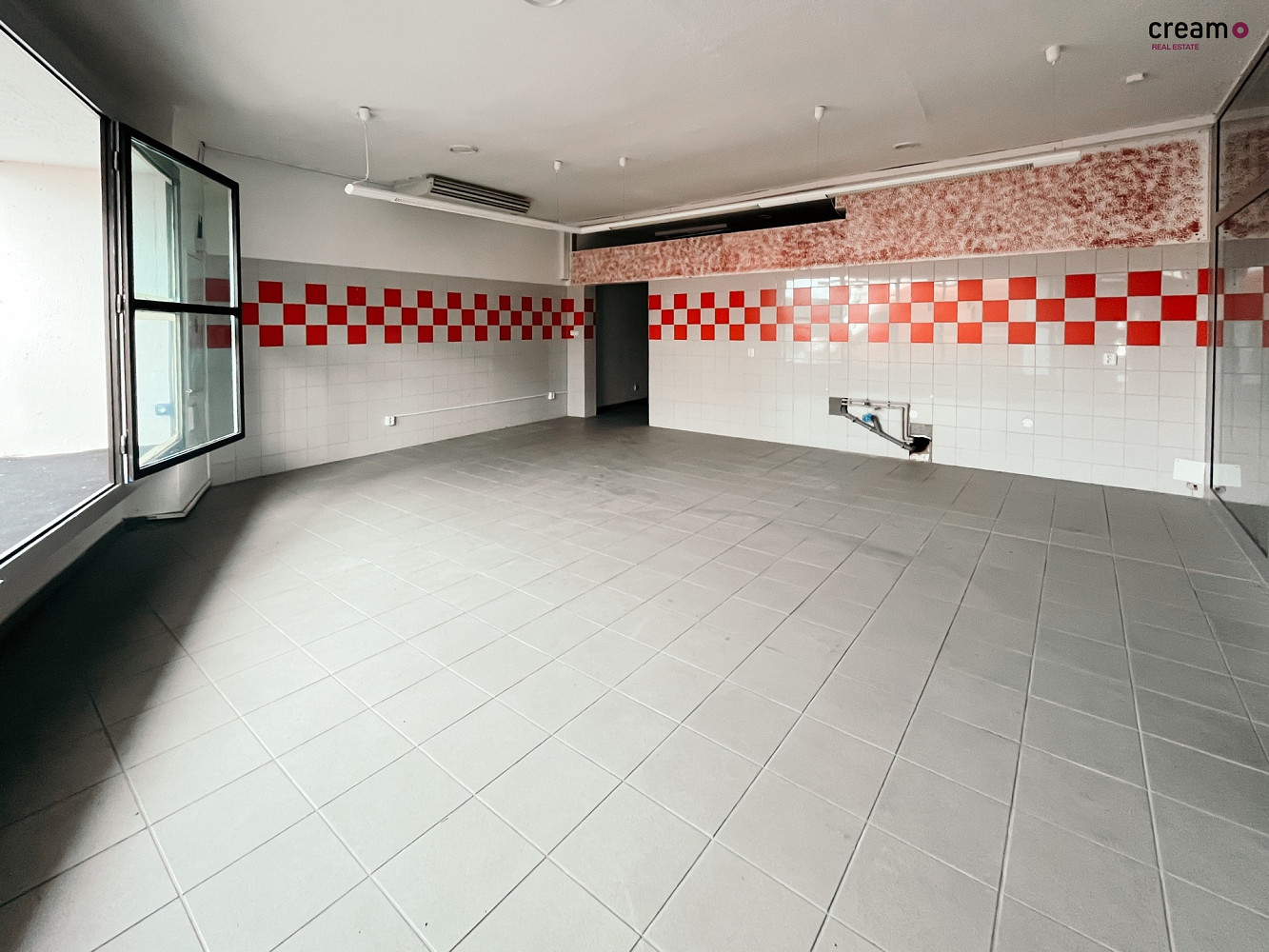 Pronájem obchodních prostor 94 m² — photo 3
