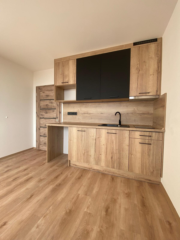 Pronájem bytu 1+kk 22 m² – fotografie 3
