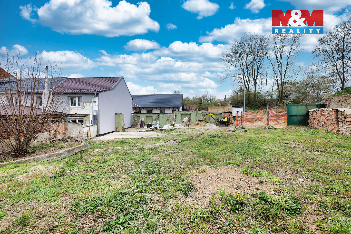 Prodej stavebního pozemku 800 m² – pohled 4