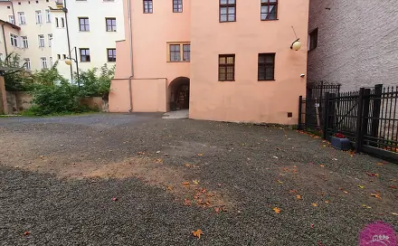 Pronájem parkovacího stání v centru Olomouce., Uhelná, Olomouc