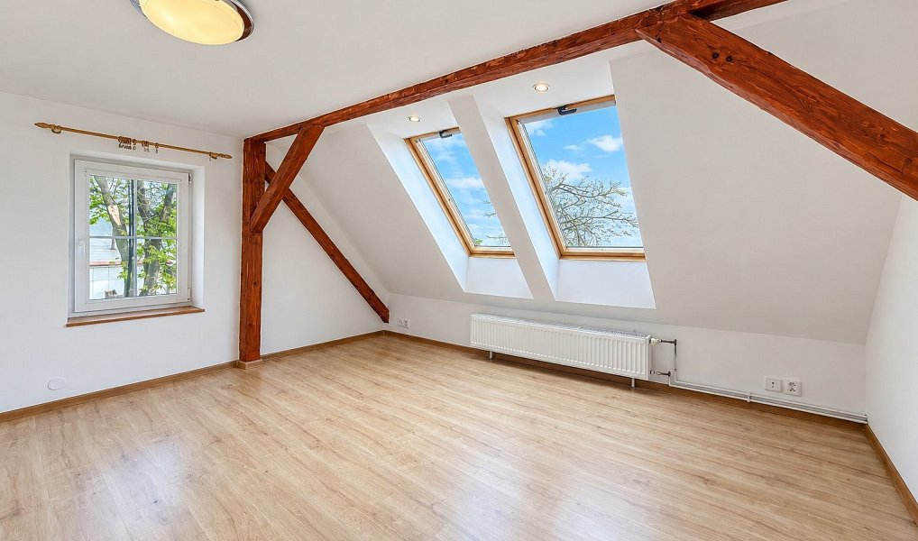 Prodej domu 295 m² s pozemkem 1 331 m², Hora Svatého Šebestiána – náhled fotky 2