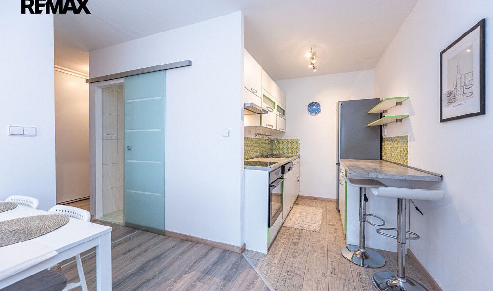 Pronájem bytu 2+kk 44 m², Praha – náhled fotky 2