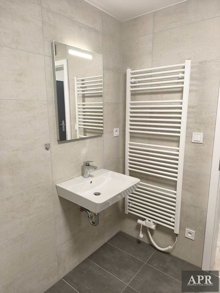Pronájem bytu 1+kk 32 m² – pohled 6