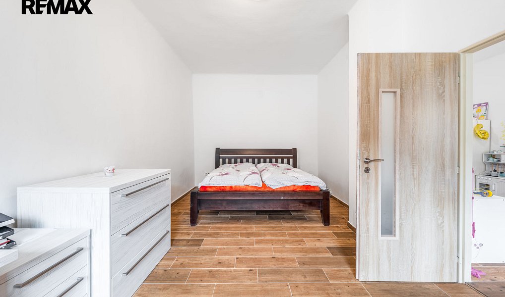 Prodej domu 363 m² s pozemkem 1 624 m², Paračov – náhled fotky 24