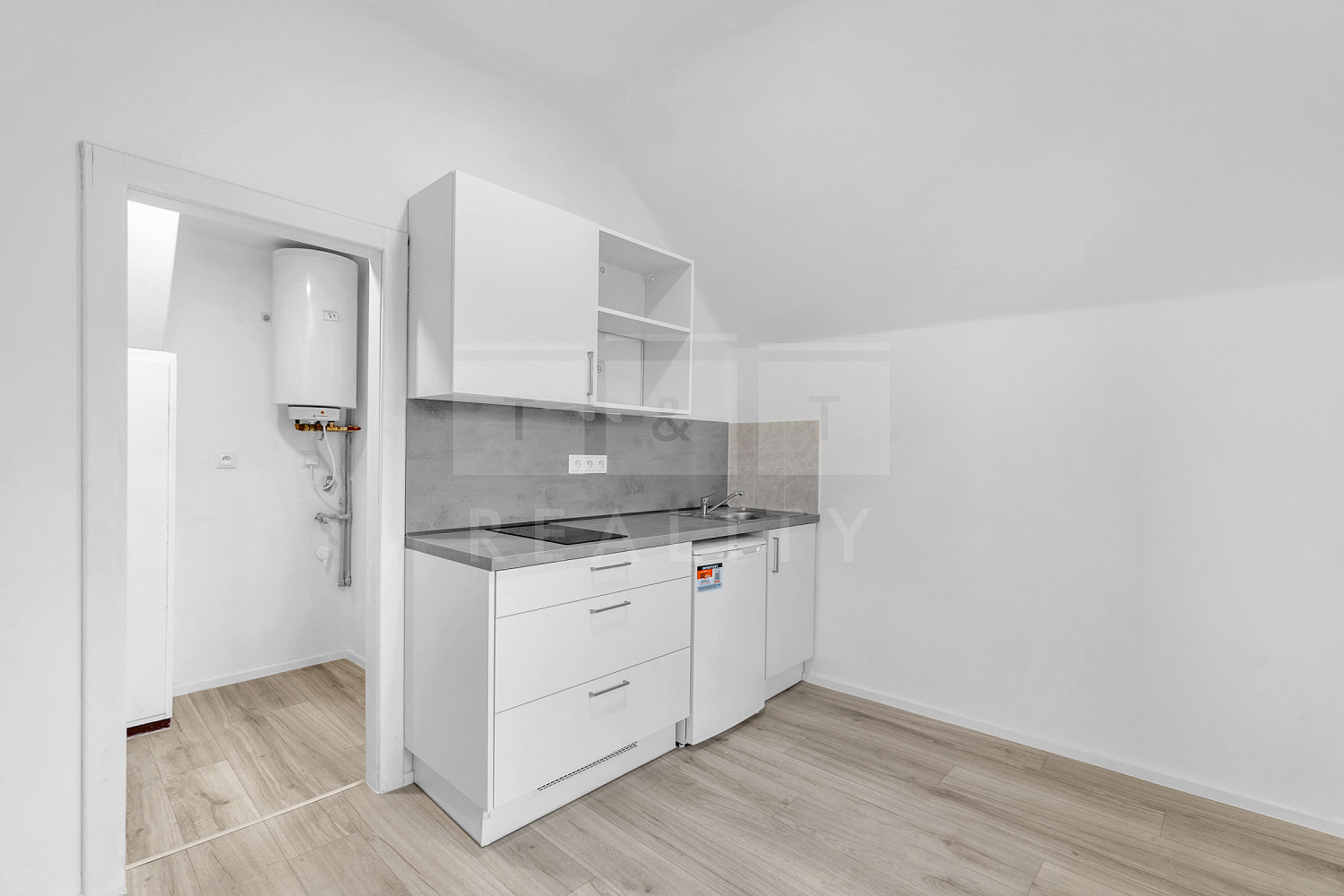 Pronájem bytu 2+1 55 m² – fotografie 2