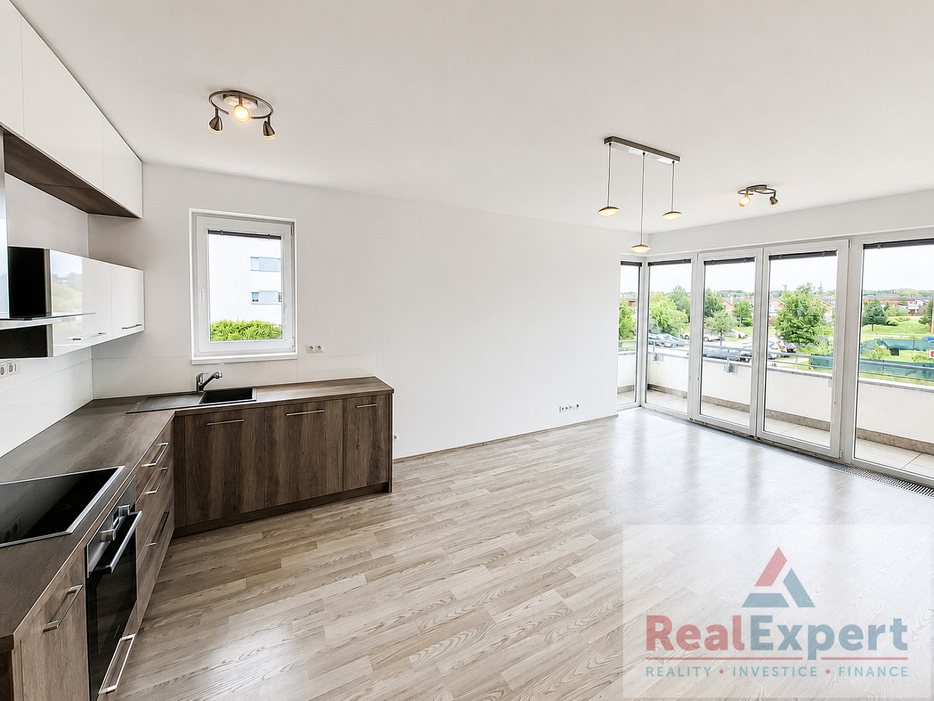 Prodej bytu 2+kk 87 m² — photo 2