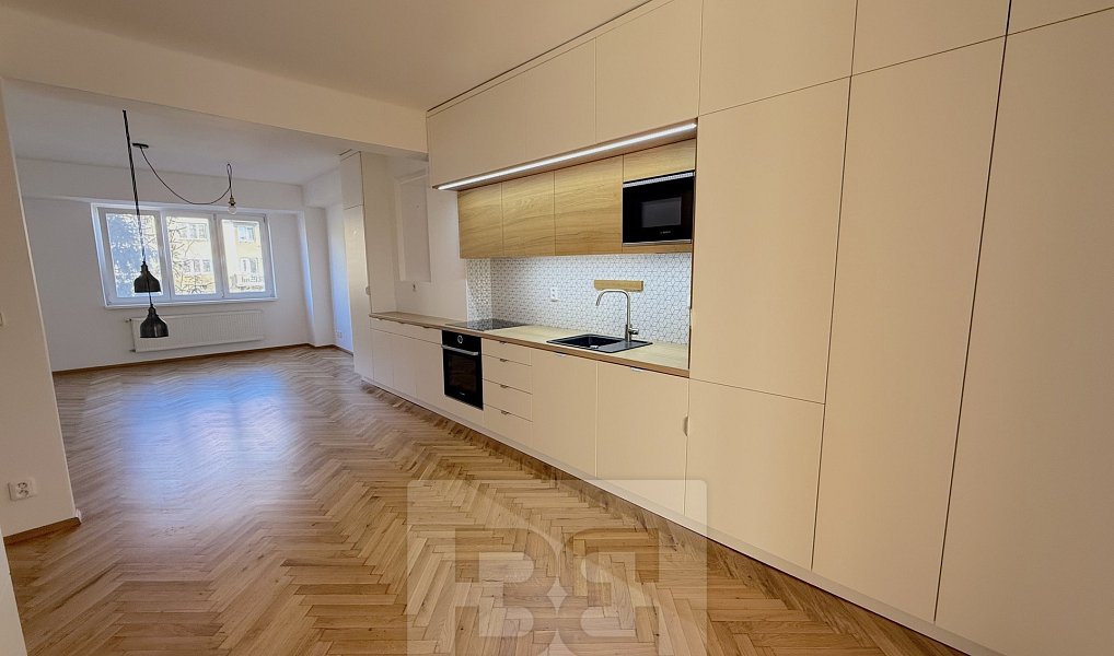 Pronájem bytu 3+kk 72 m², Praha – náhled fotky 2