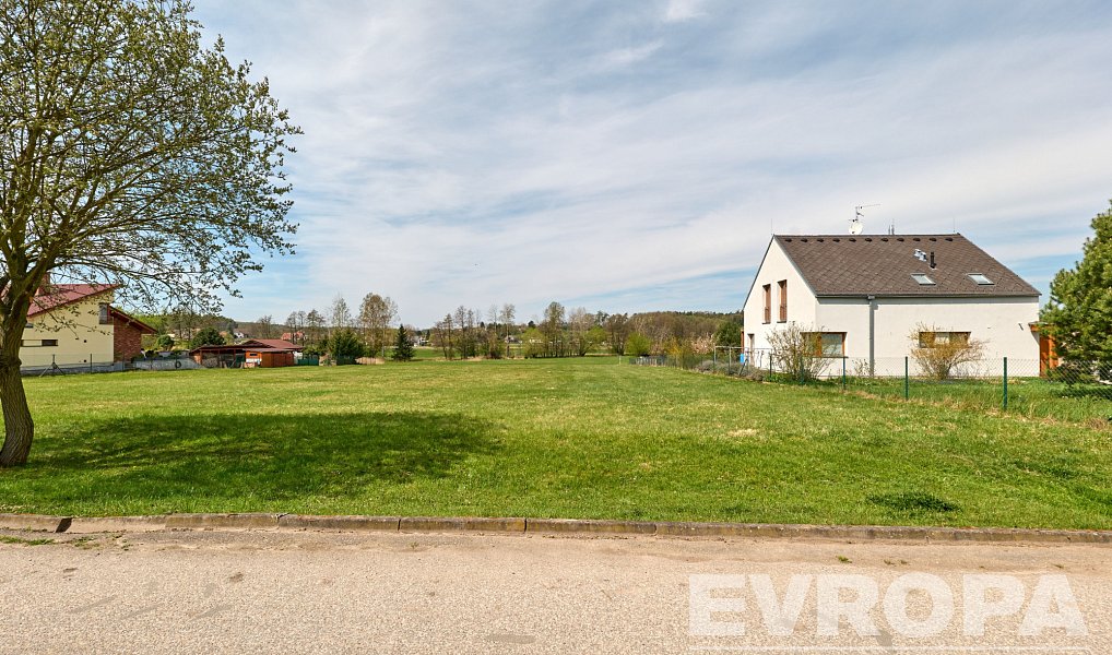 Prodej stavebního pozemku 1 601 m², Býšť – náhled fotky 4