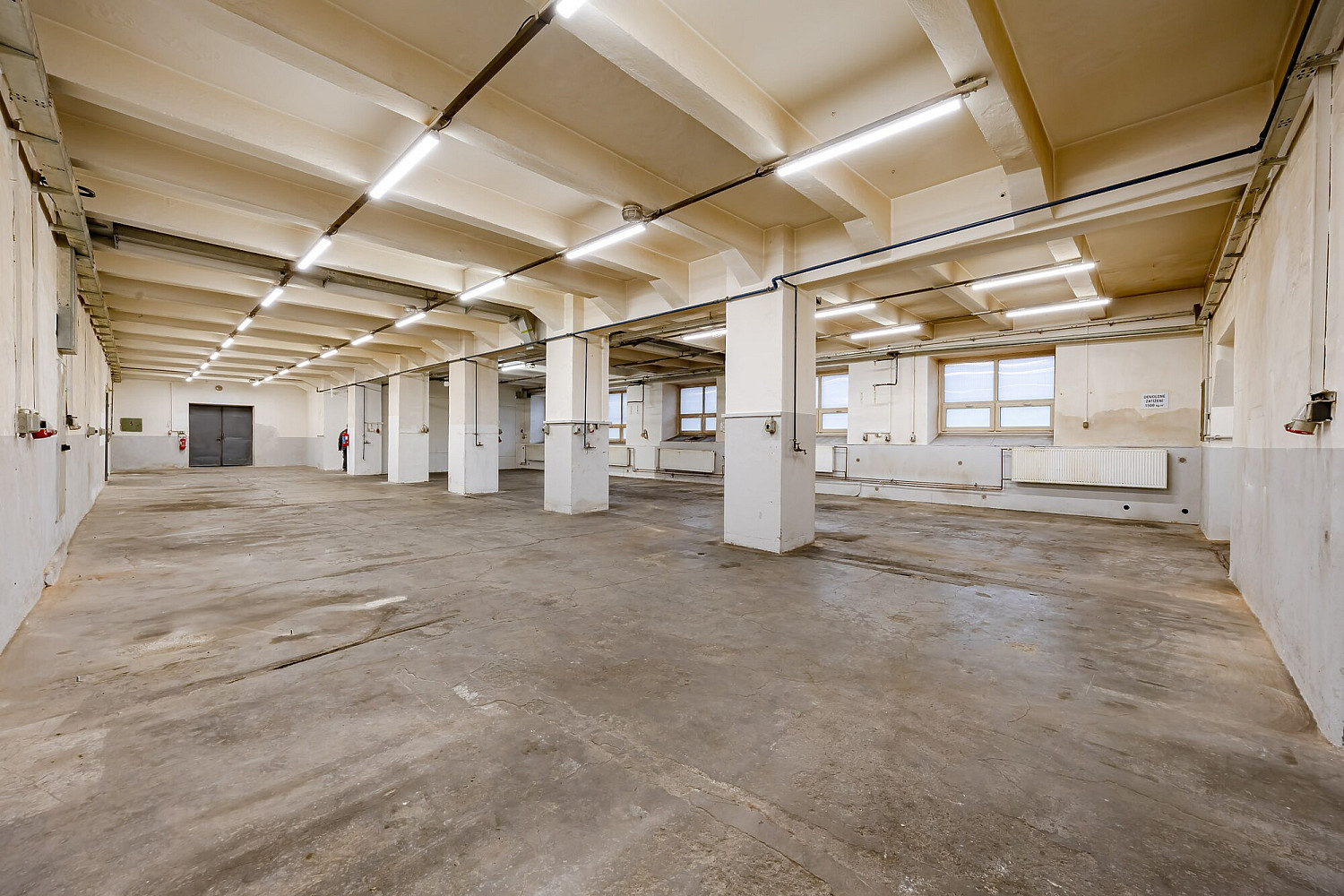 Pronájem výrobních prostor 348 m² – fotografie 4