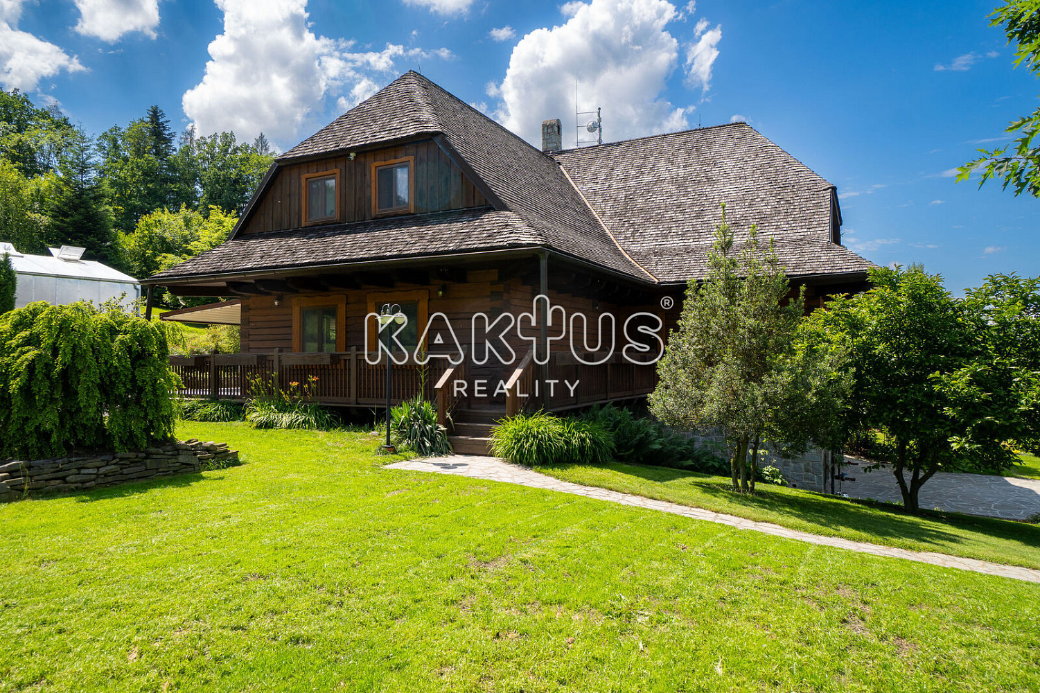 Prodej domu 462 m² s pozemkem 30 521 m²