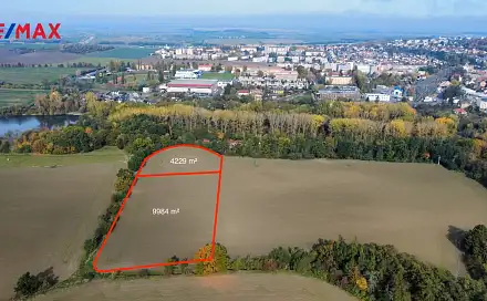 Prodej stavebního pozemku 3 200 m², Slaný, okres Kladno
