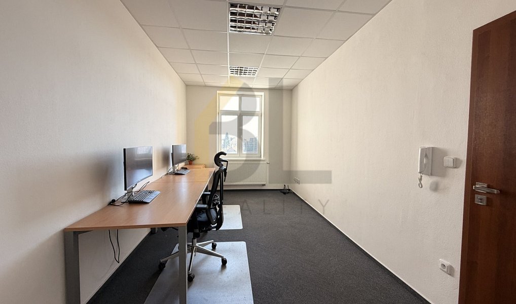Pronájem kanceláře 34 m², Hodonín – náhled fotky 4