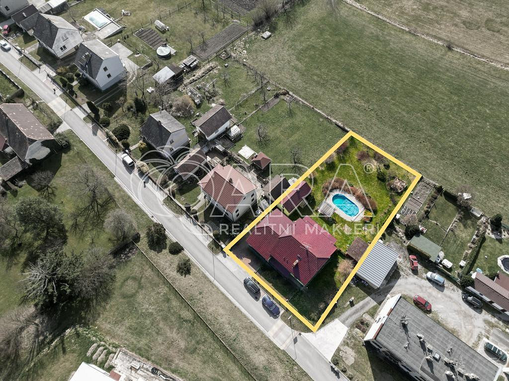 Prodej domu 255 m² s pozemkem 1 409 m² – fotografie 2