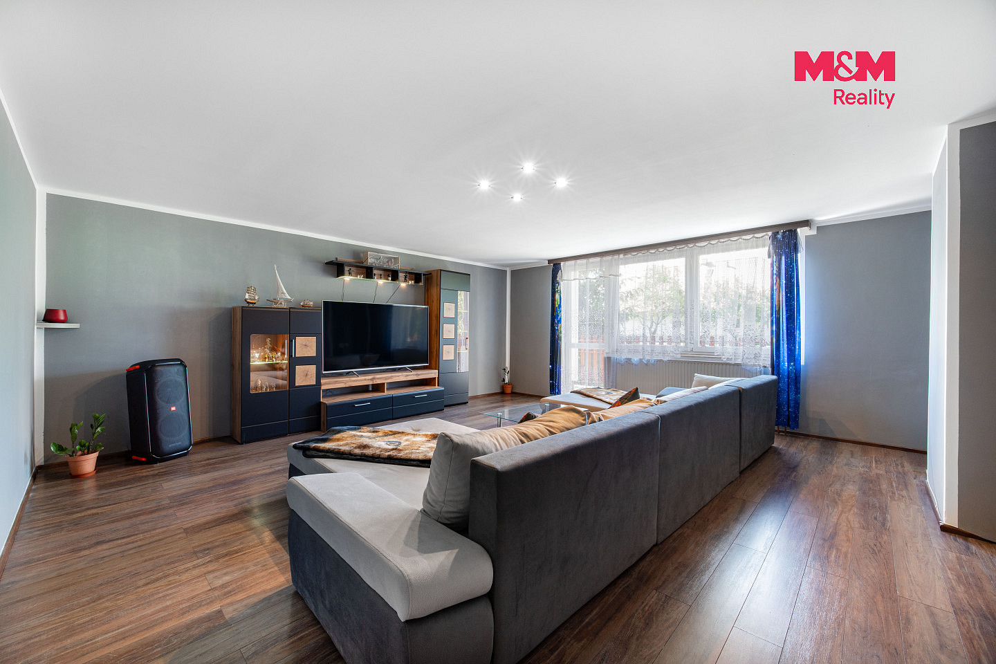 Prodej domu 300 m² s pozemkem 633 m² — photo 2
