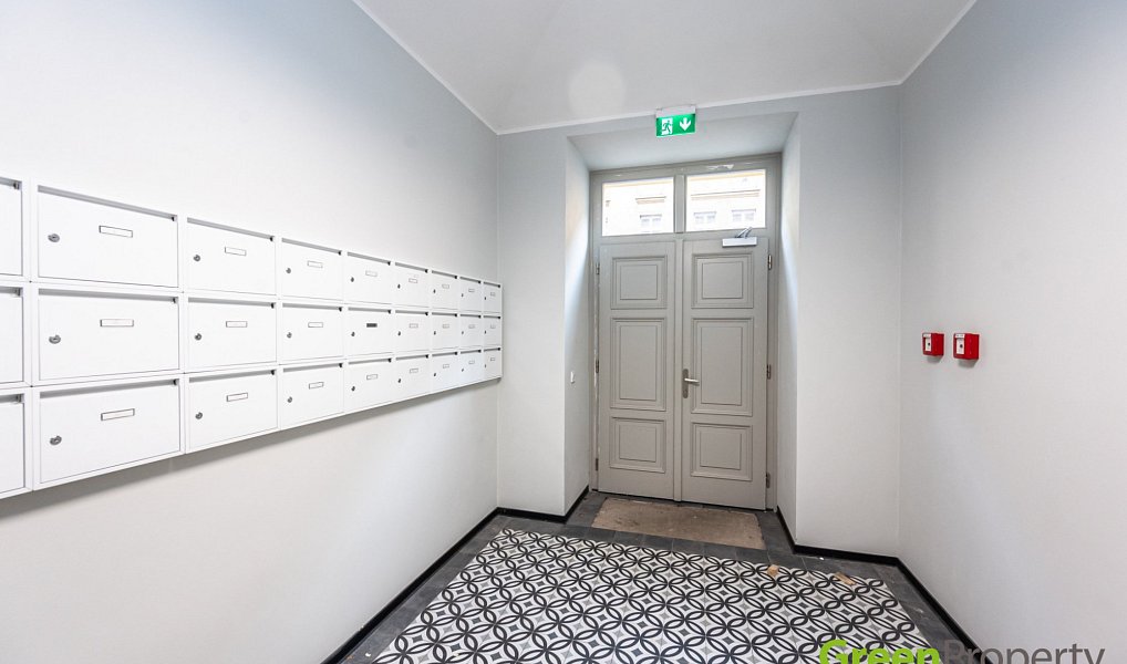 Prodej kanceláře 52 m², Praha – náhled fotky 2