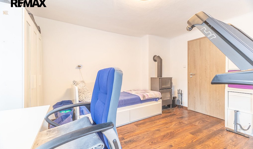 Prodej domu 160 m² s pozemkem 2 647 m², Karlova Ves – náhled fotky 4