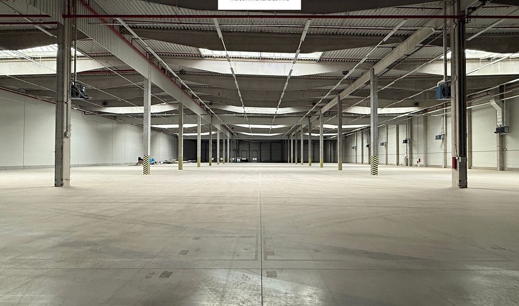 Pronájem skladovacích prostor 8 281 m², Žebrák – fotka 1 z 16