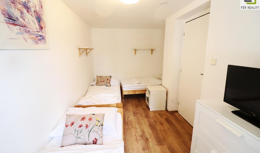 Prodej ubytovacího objektu 607 m², Vědomice – náhled fotky 37
