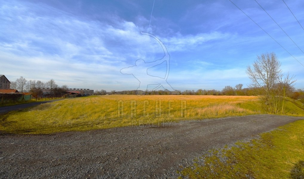Prodej komerčního pozemku 80 085 m², Kostelec nad Labem – fotka 1 z 17