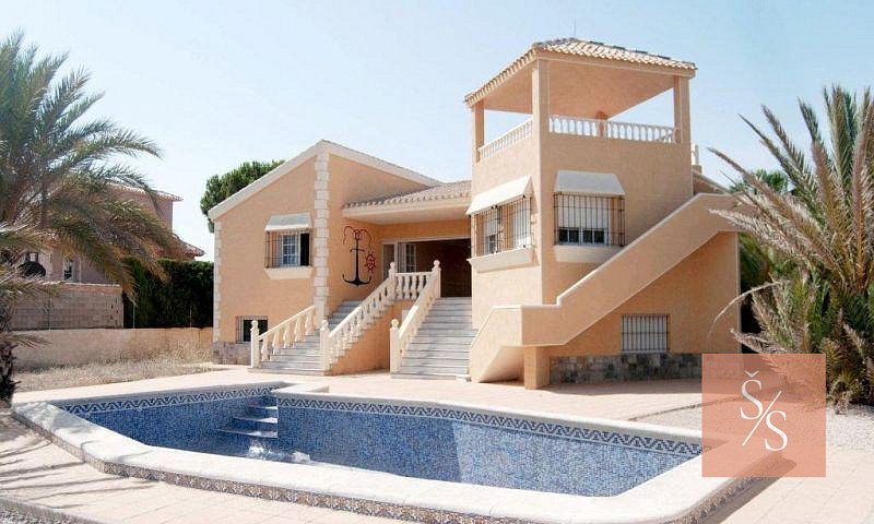 Prodej domu 465 m² s pozemkem 1 361 m²