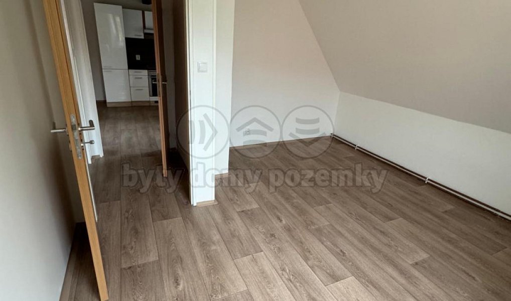 Pronájem bytu 3+1 73 m², Chomutov – náhled fotky 4