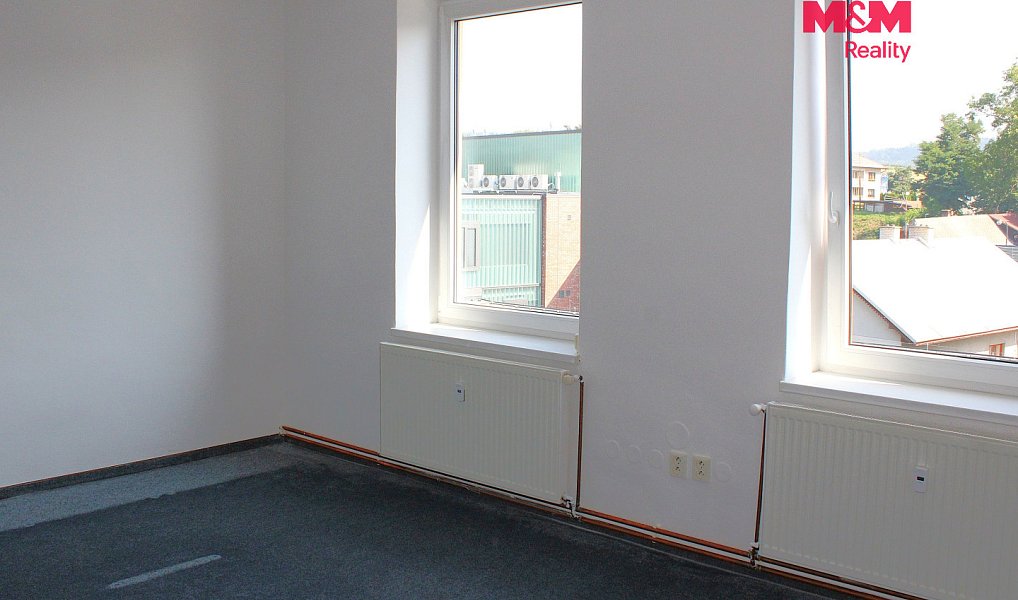 Pronájem kanceláře 19 m², Nová Paka – náhled fotky 4