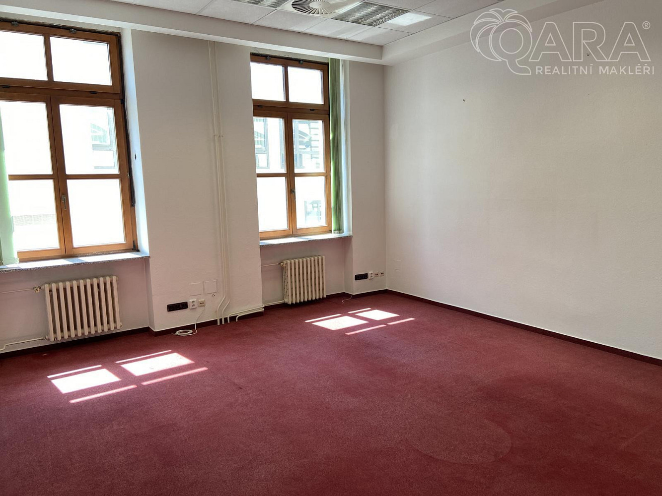 Pronájem kanceláře 29 m² – fotografie 3