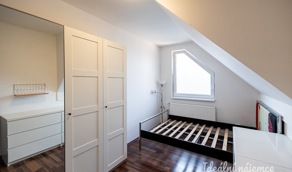 Pronájem bytu 2+kk 50 m², Nupaky – náhled fotky 15