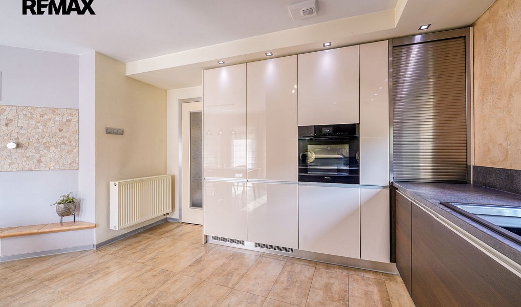 Prodej domu 200 m² s pozemkem 1 161 m², Plzeň – náhled fotky 4