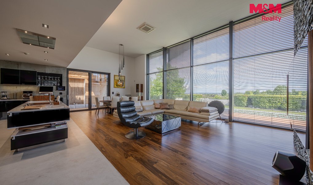 Pronájem domu 276 m² s pozemkem 3 217 m², Mostkovice – náhled fotky 2