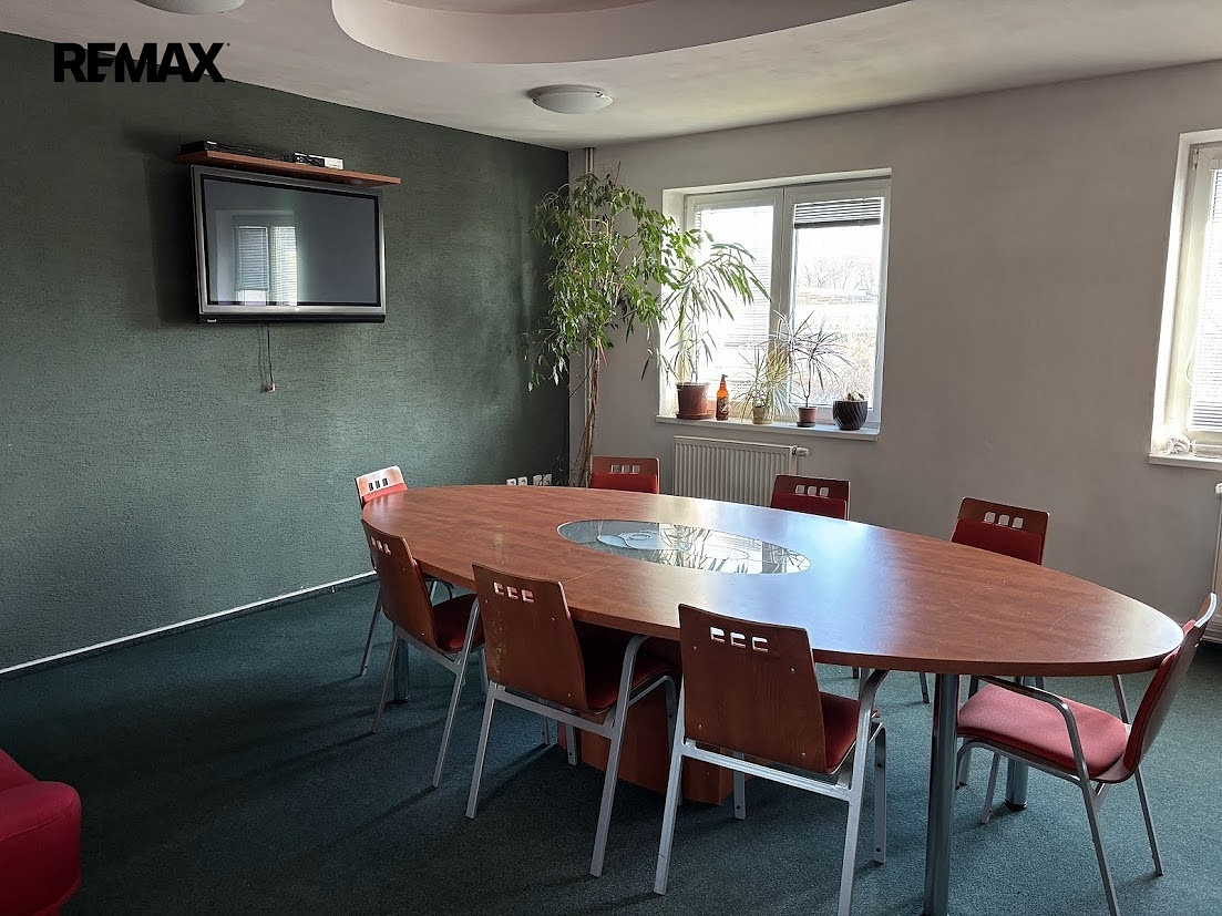 Pronájem kanceláře 467 m² — photo 4