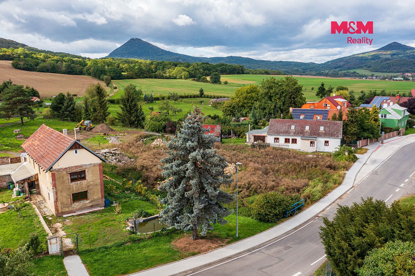 Prodej stavebního pozemku 607 m² – fotografie 4