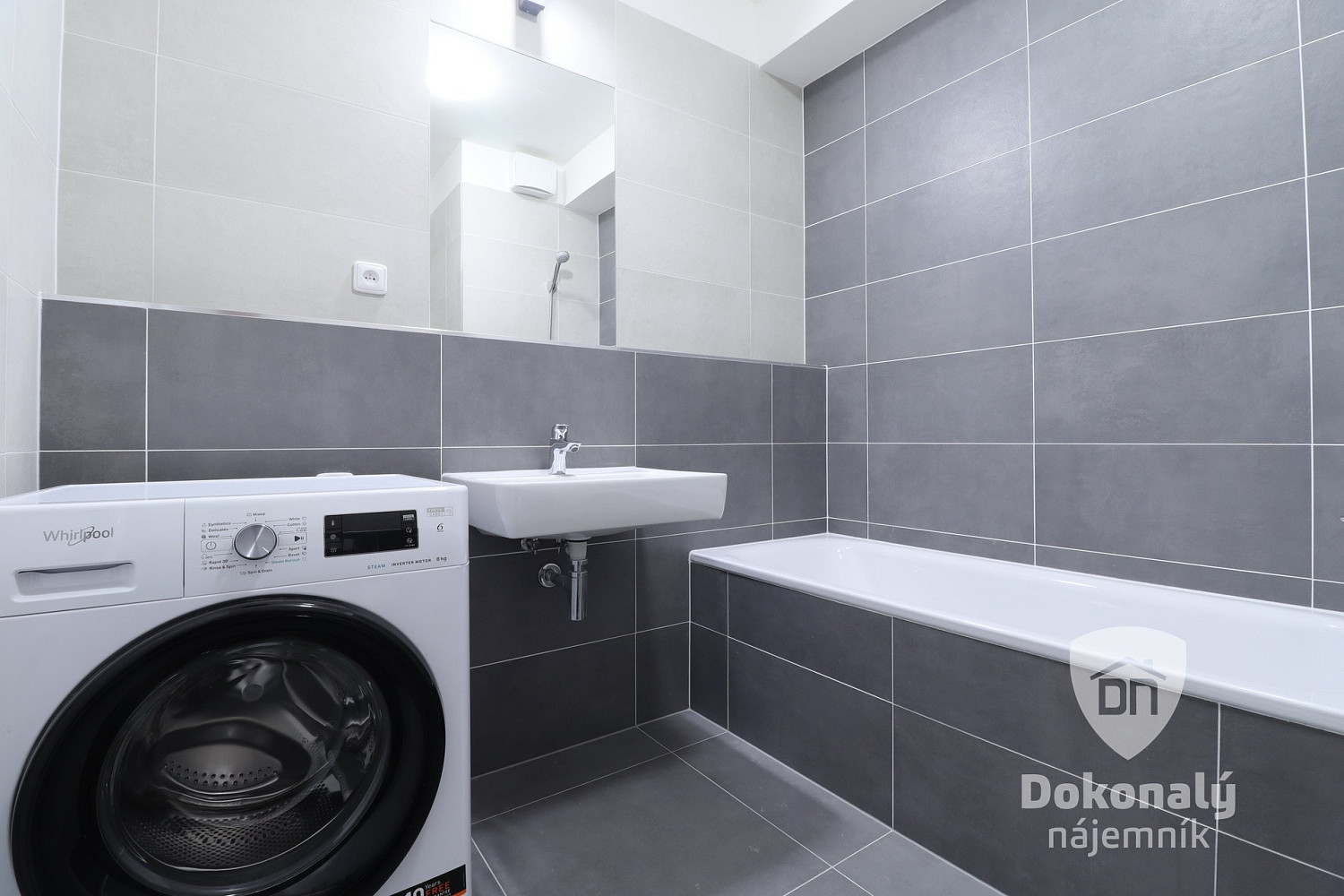 Pronájem bytu 1+kk 53 m² – fotografie 3