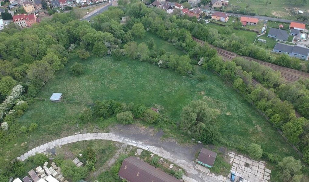 Prodej výrobních prostor 1 000 m², Dubí – náhled fotky 4