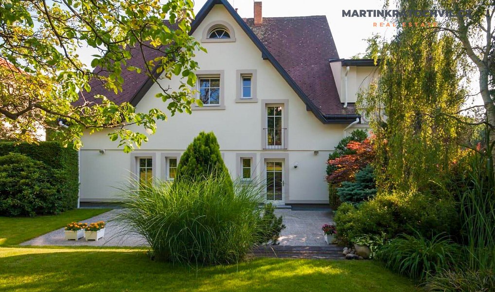 Prodej domu 312 m² s pozemkem 927 m², Praha – náhled fotky 2