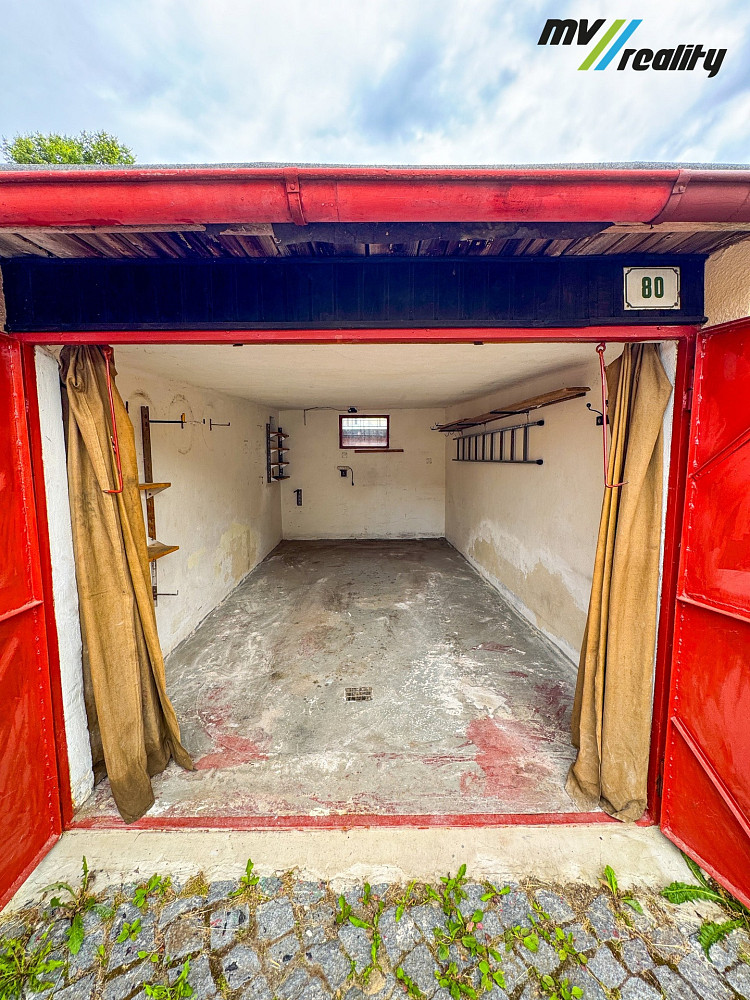 Český dub, prodej řadové garáže 16 m2 — photo 3
