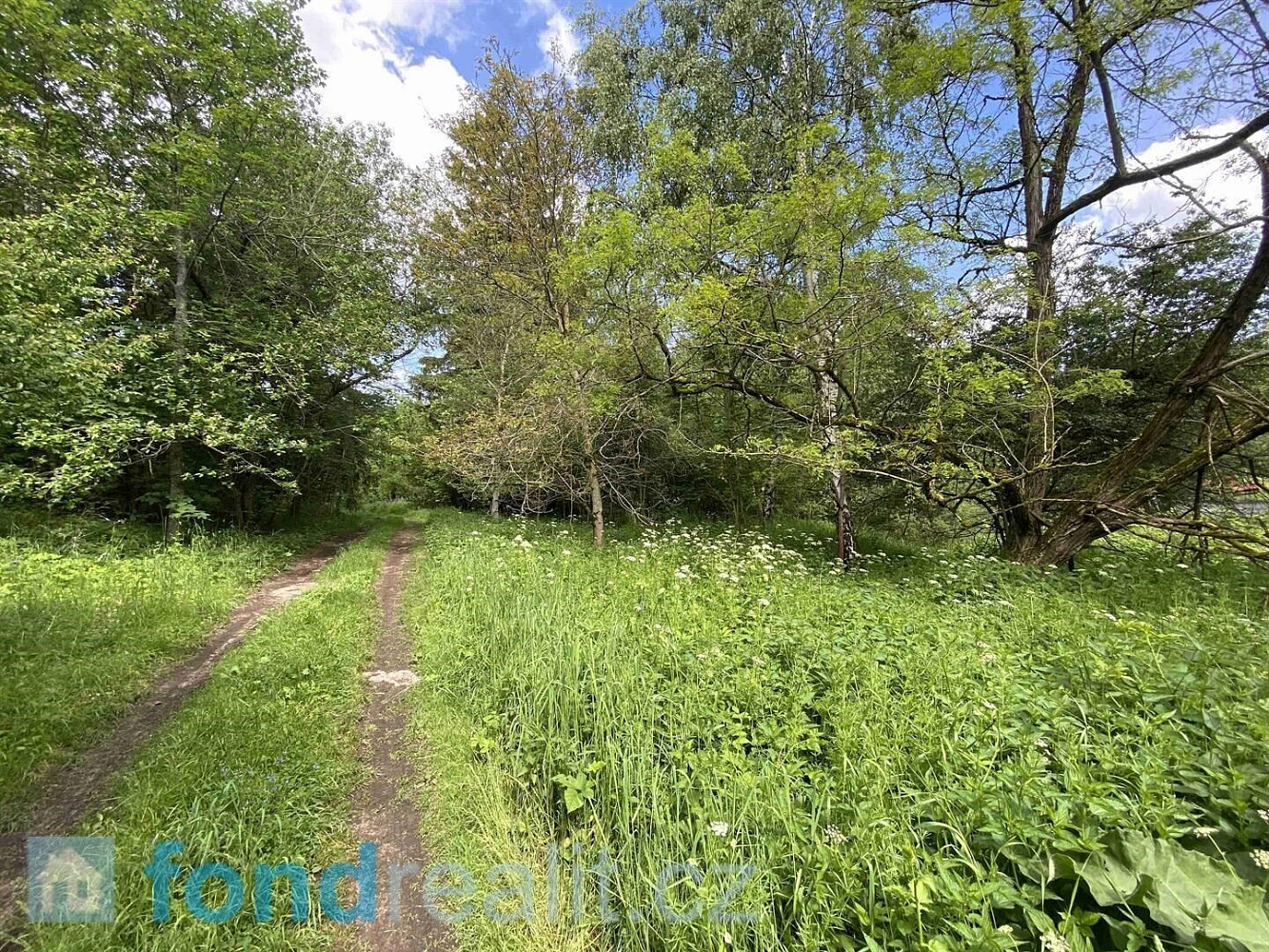 Prodej stavebního pozemku 2 584 m²