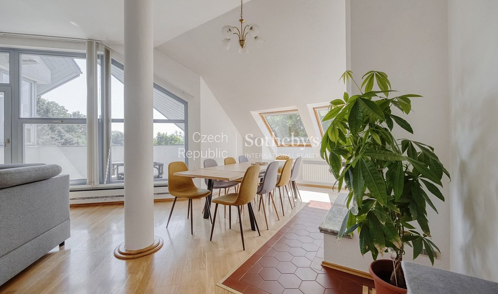 Prodej domu 609 m² s pozemkem 2 267 m², Vestec – náhled fotky 9