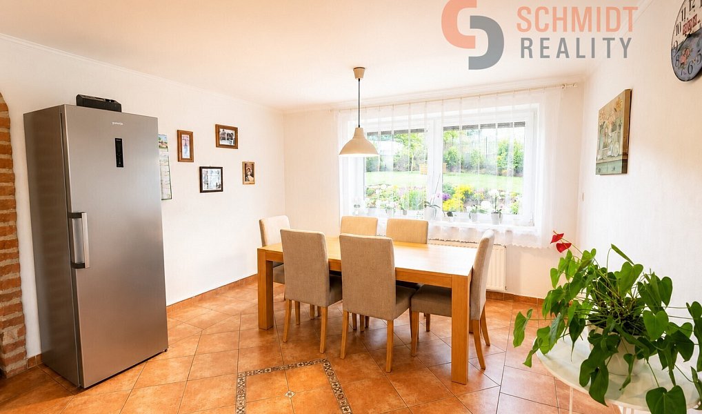Prodej ubytovacího objektu 323 m², Bavory – náhled fotky 8