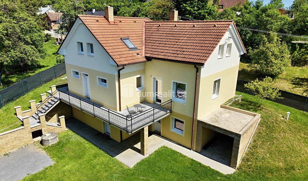 Prodej domu 247 m² s pozemkem 1 024 m², Lukov – náhled fotky 3